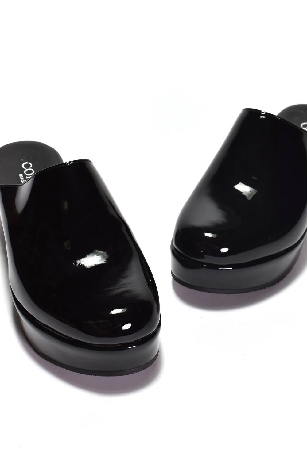 Camryn Sandals In Black Patent Leather