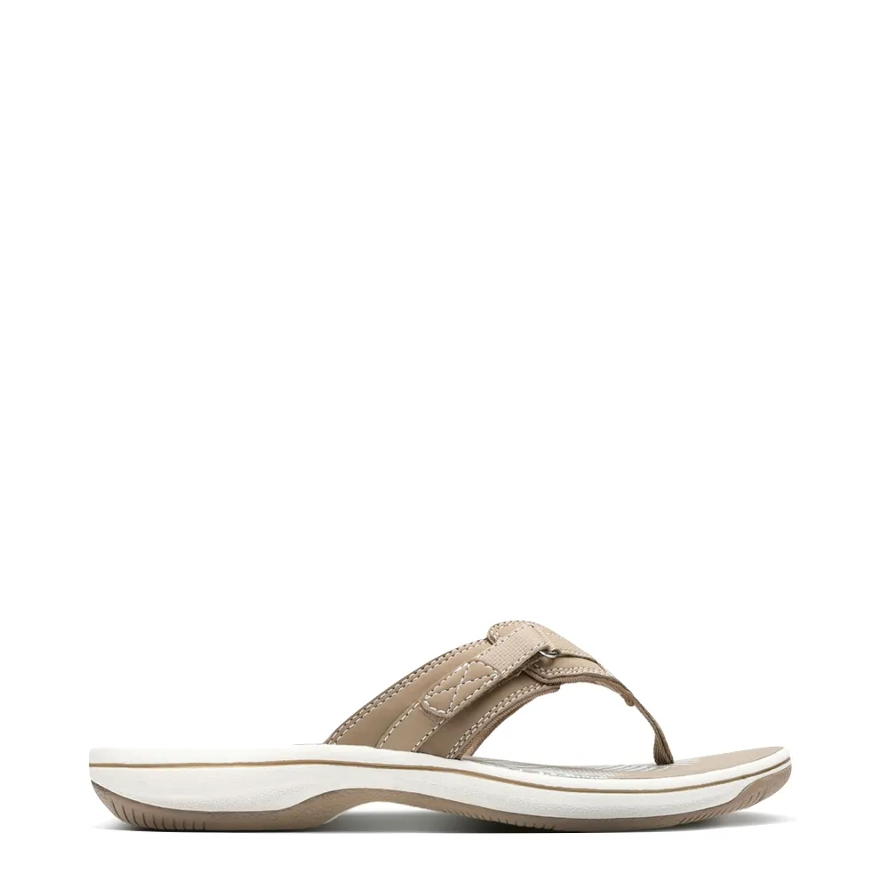 Clarks Women's Breeze Sea II Flip Thong Sandal in Taupe