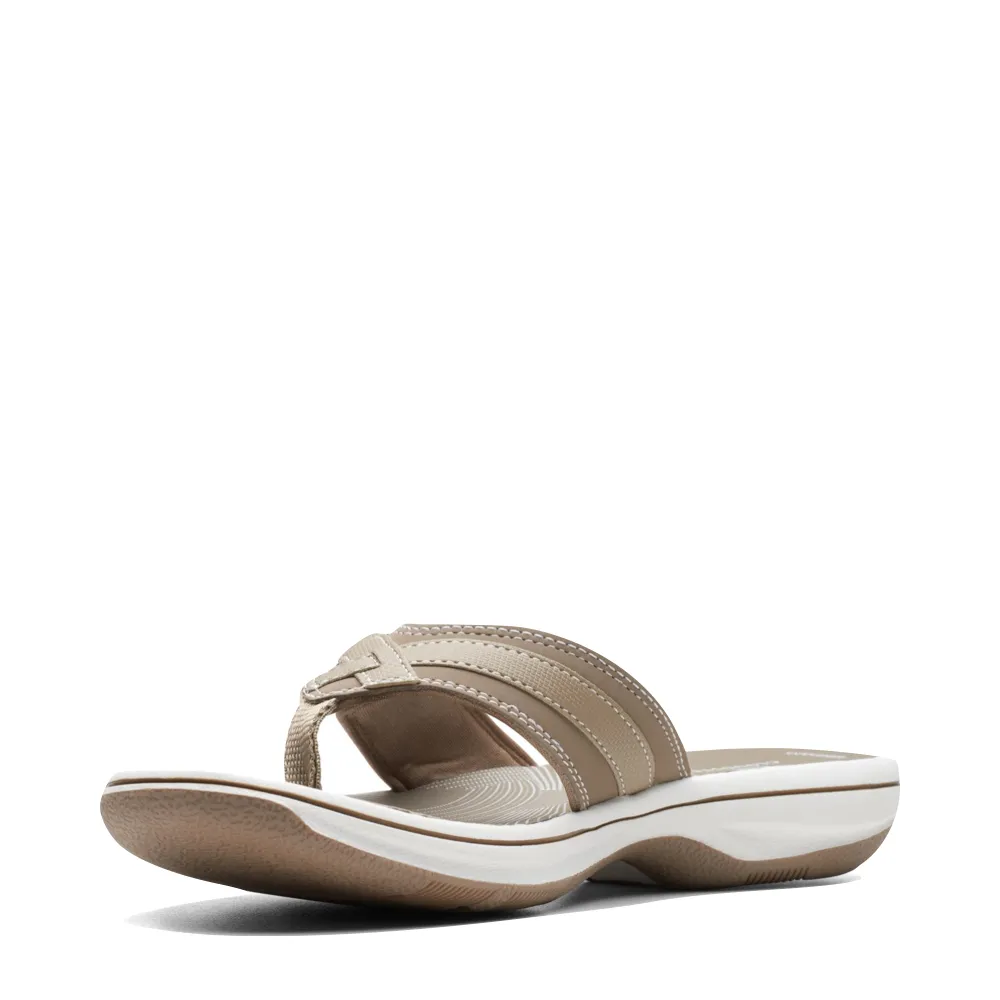 Clarks Women's Breeze Sea II Flip Thong Sandal in Taupe