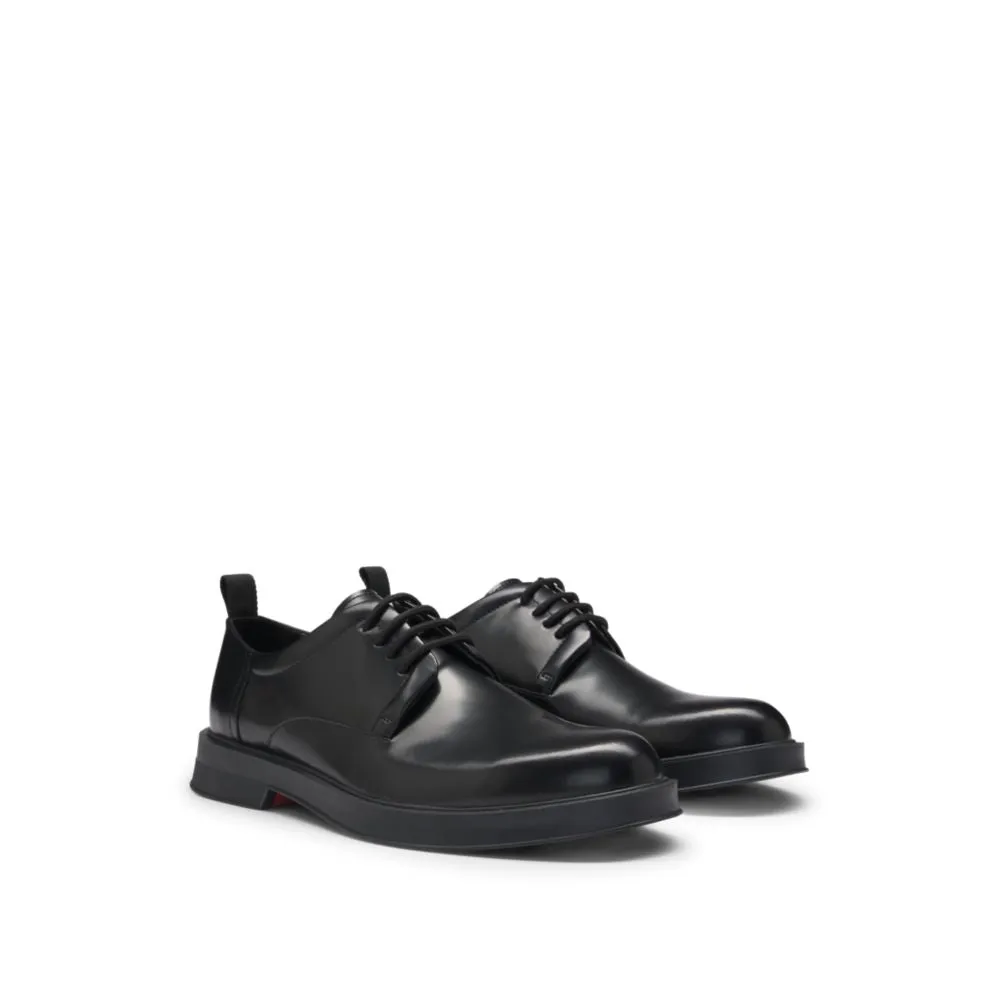 Derby shoes in brush-off leather