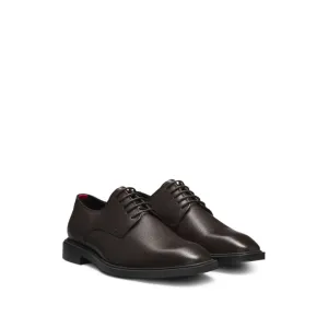 Derby shoes in grained leather