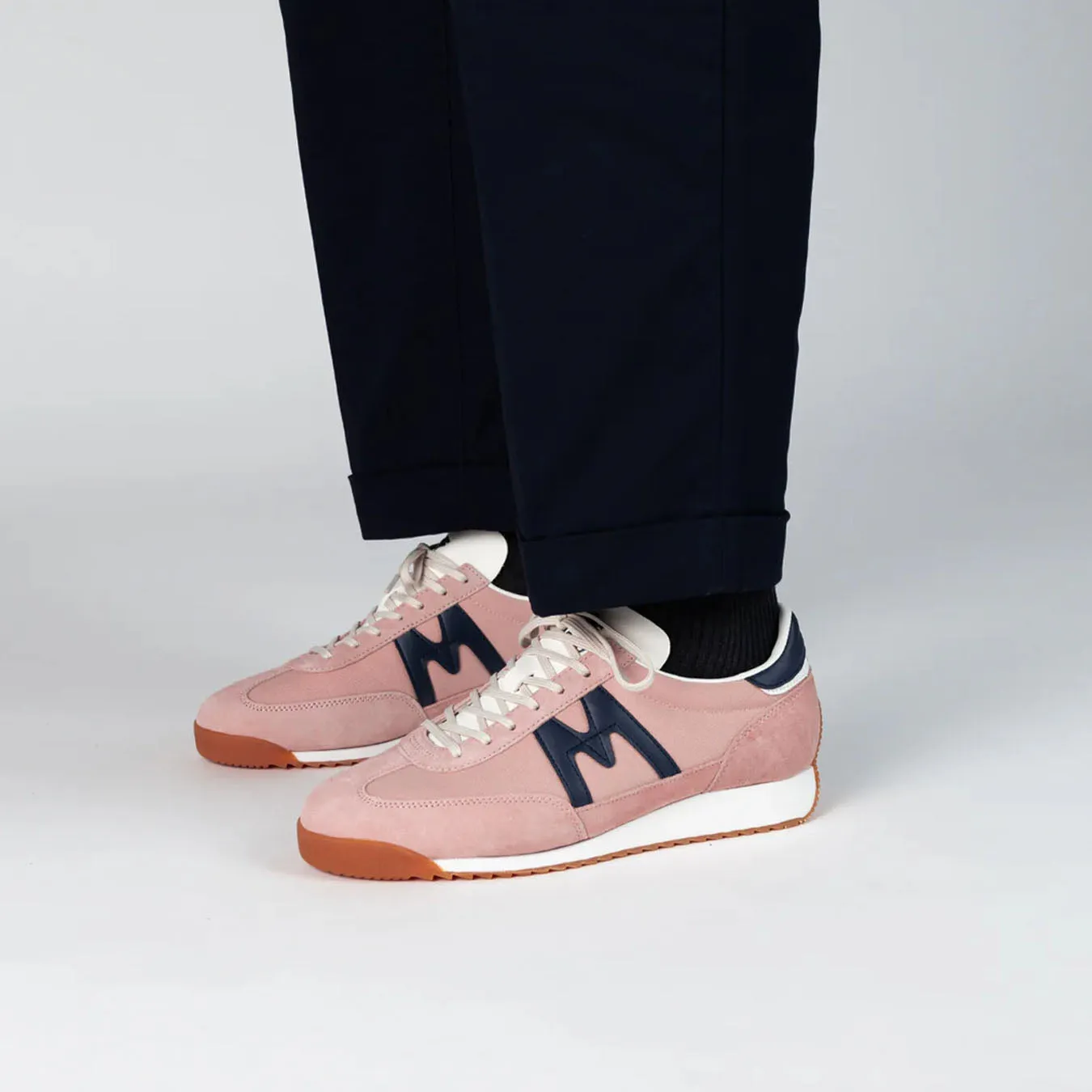 Karhu Womens Mestari Trainer Cameo Rose / Dress Blues