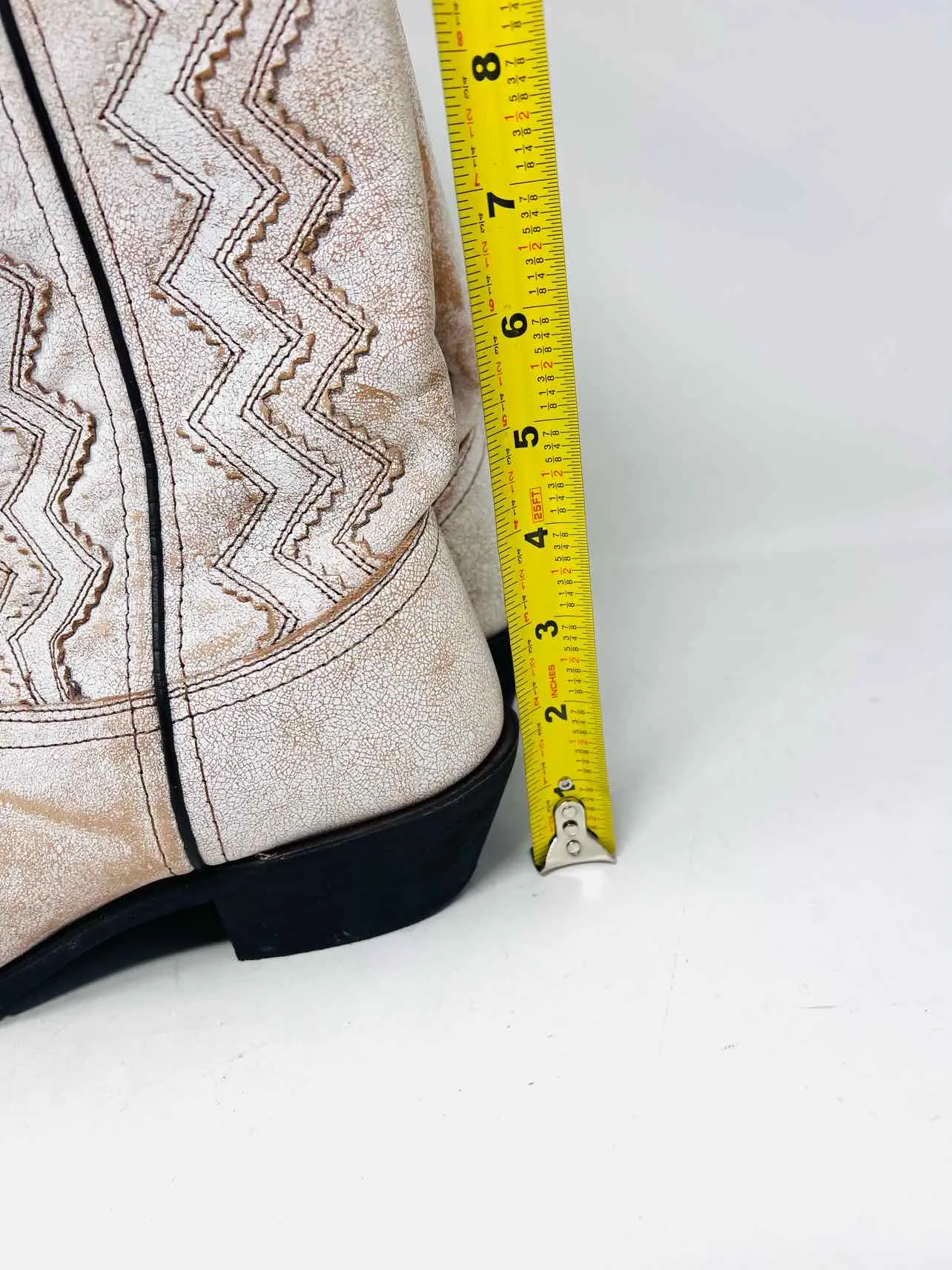 Laredo Size 9 White/Tan Zigzag Leather Shoes Boots