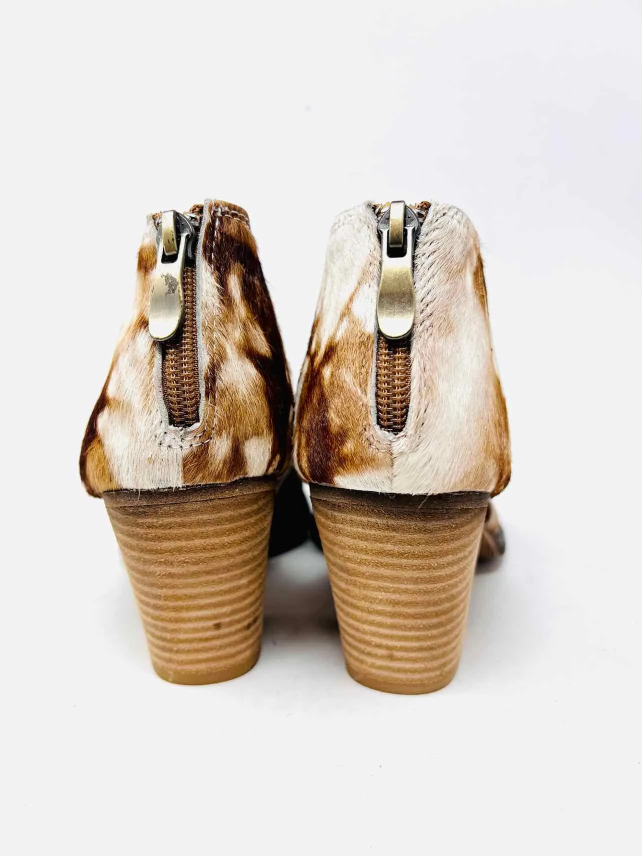 L'Artiste Size 6.5 Brown/White Crisscross Cowhide Shoes Ankle Boots