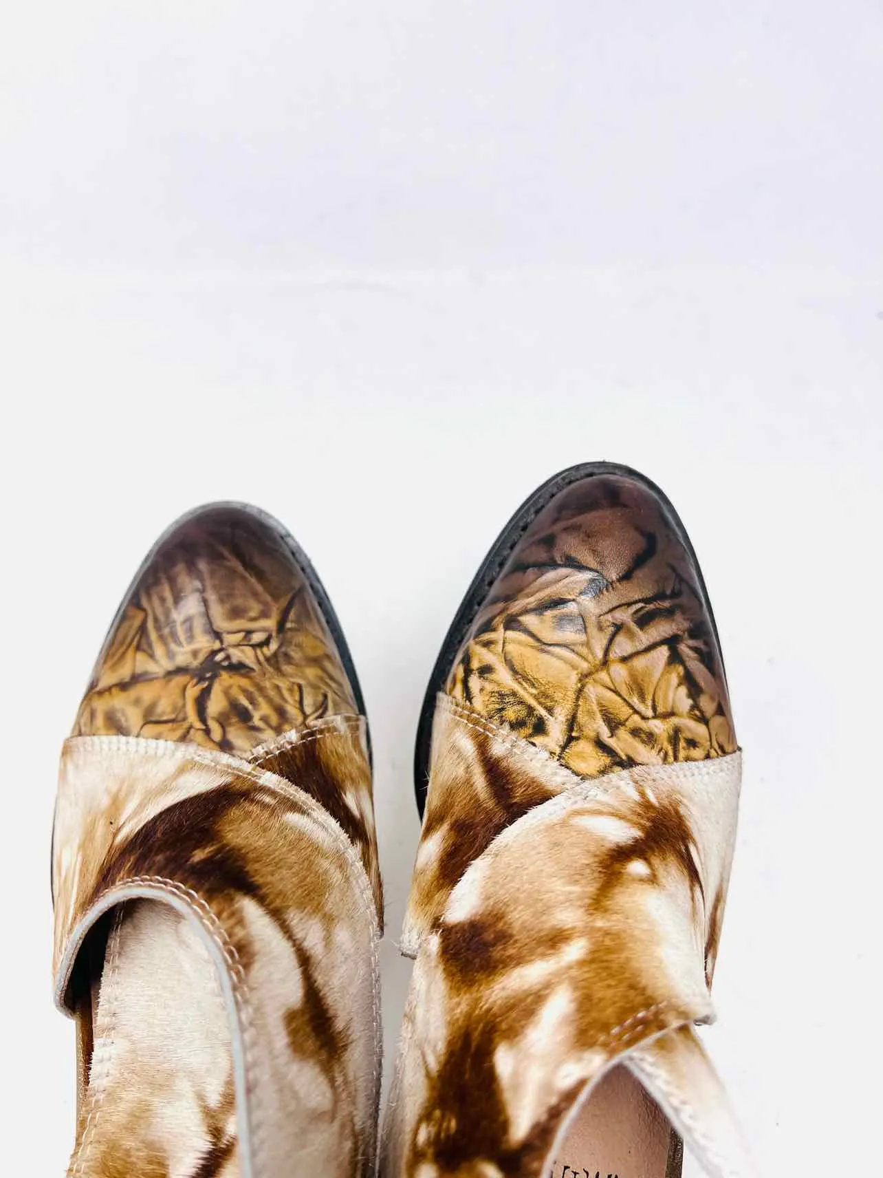 L'Artiste Size 6.5 Brown/White Crisscross Cowhide Shoes Ankle Boots