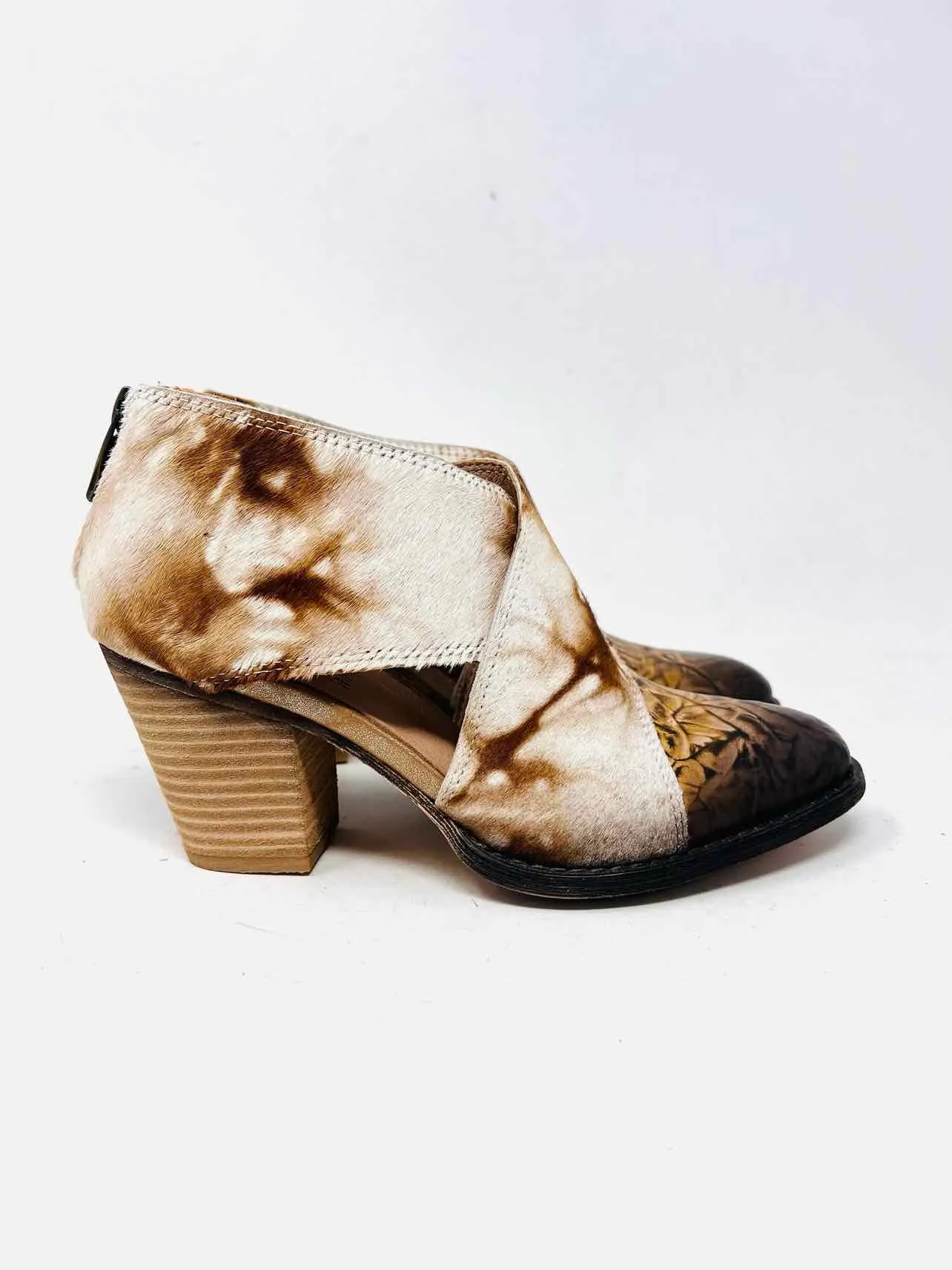 L'Artiste Size 6.5 Brown/White Crisscross Cowhide Shoes Ankle Boots