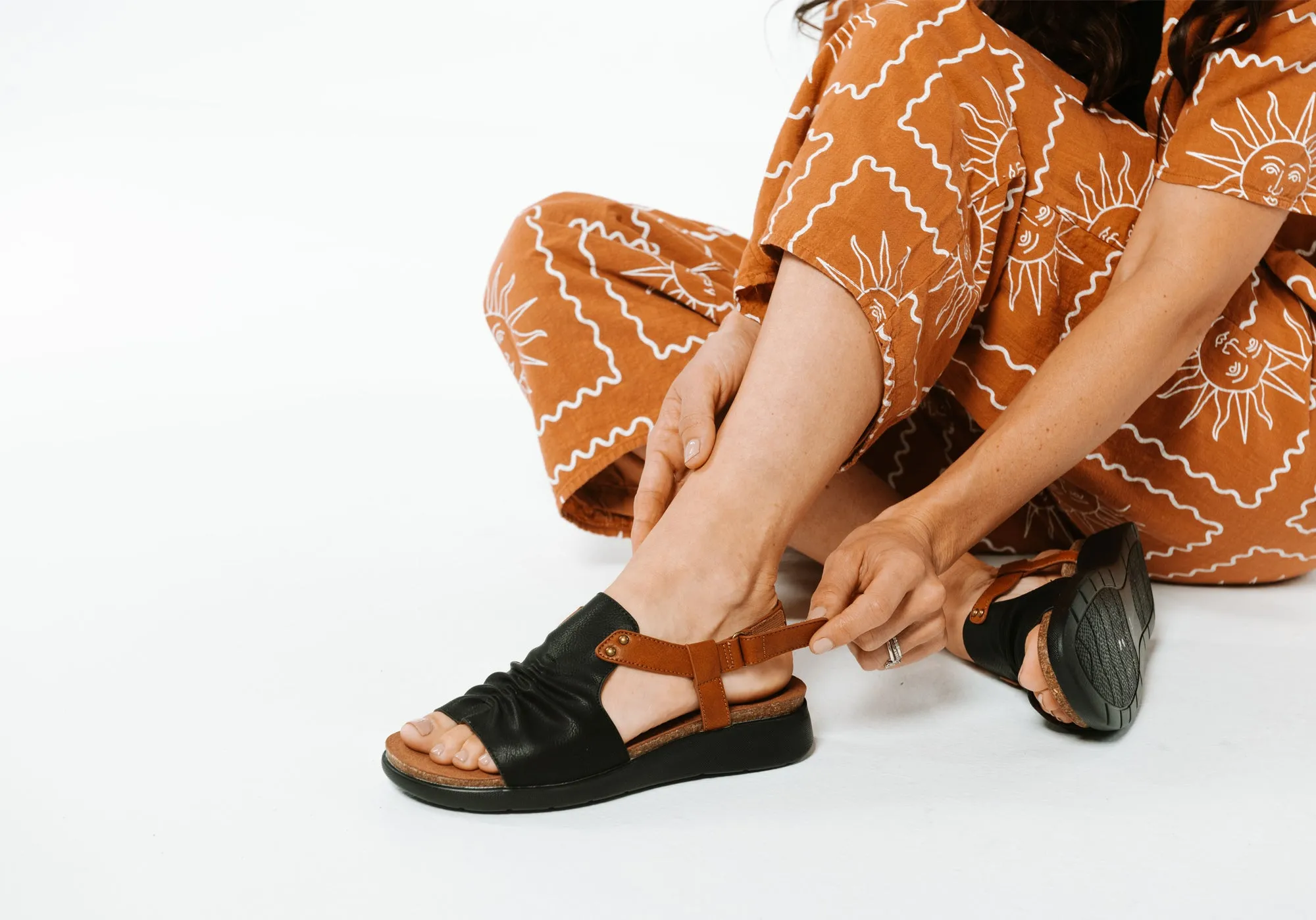 Scholl Orthaheel Tyler Womens Comfortable Sandals Scholl Orthaheel Shoes