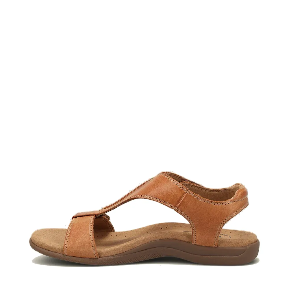 Taos Women's The Show Leather Sandal in Caramel