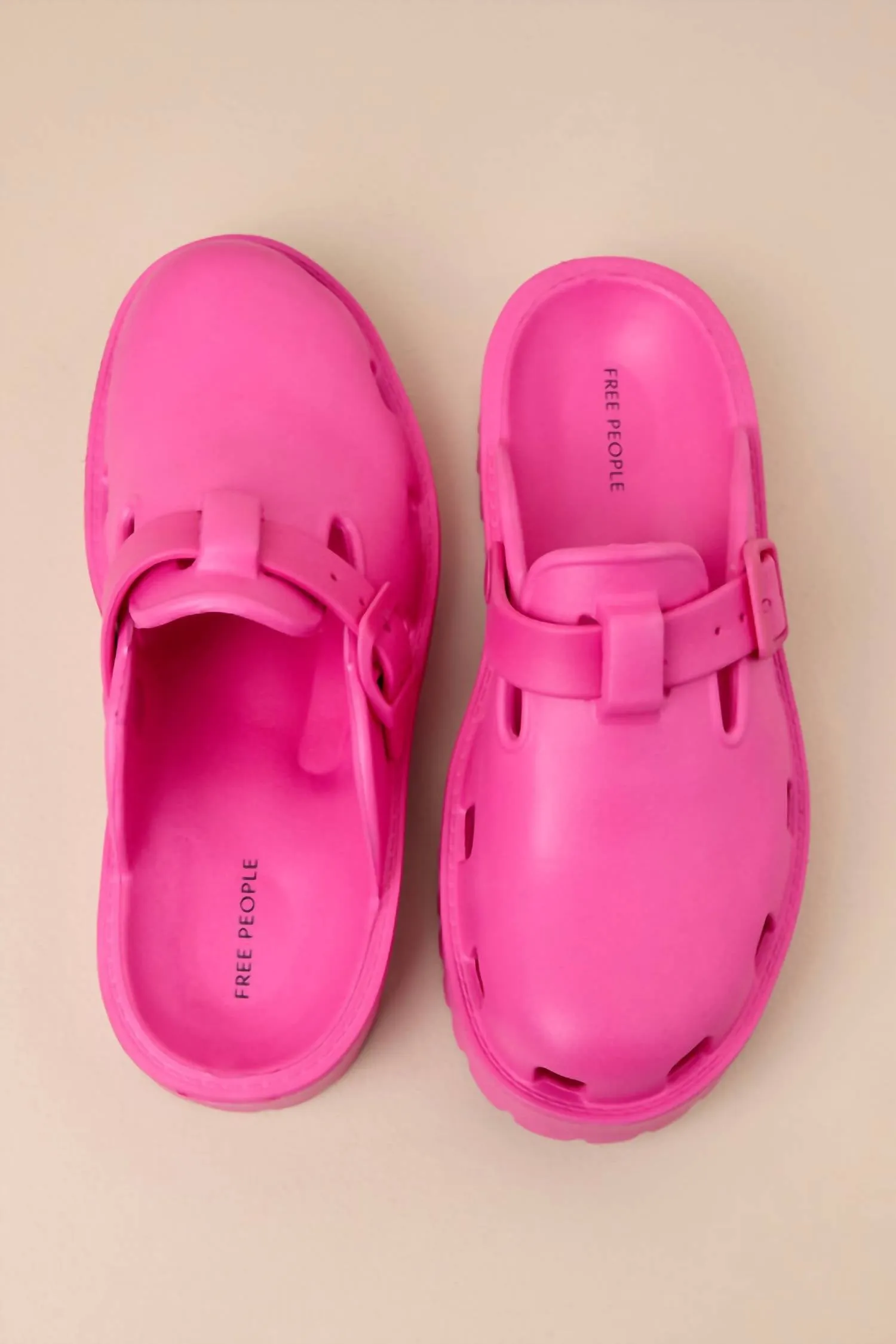 Women's Karlie Buckle Clogs In Watermelon