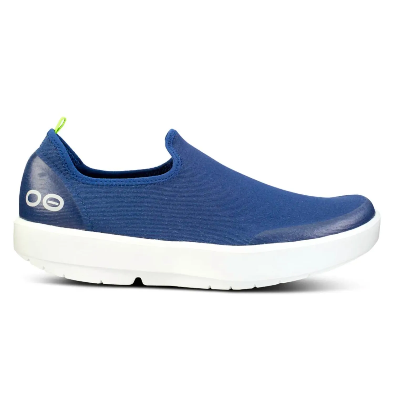 Women's Oomg Ezee Shoe In White Navy