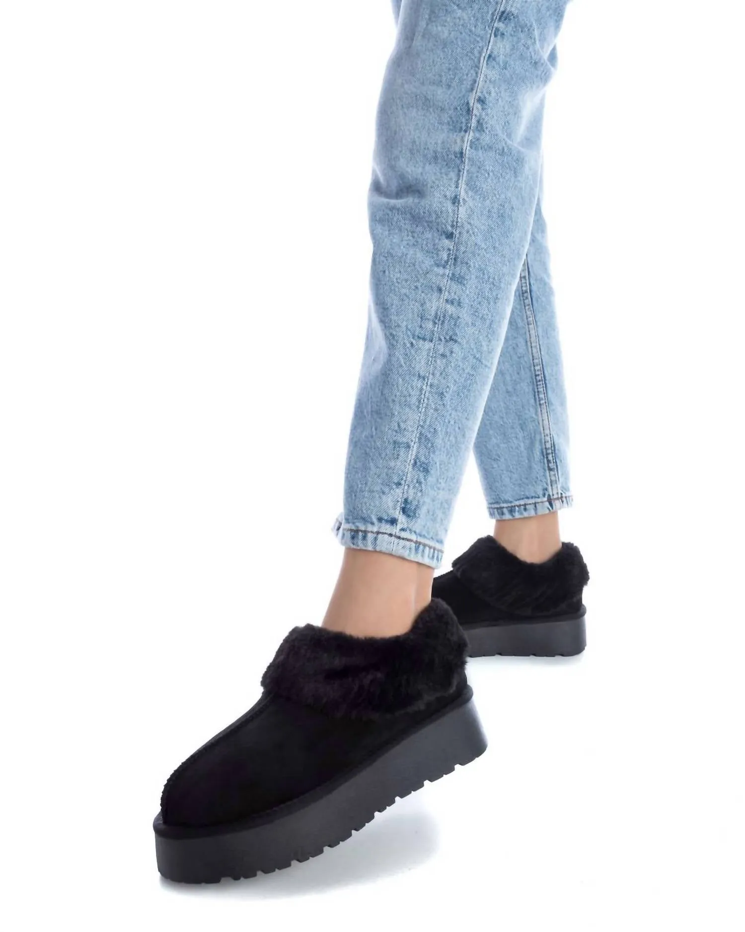 Women's Winter Suede Clogs In Black
