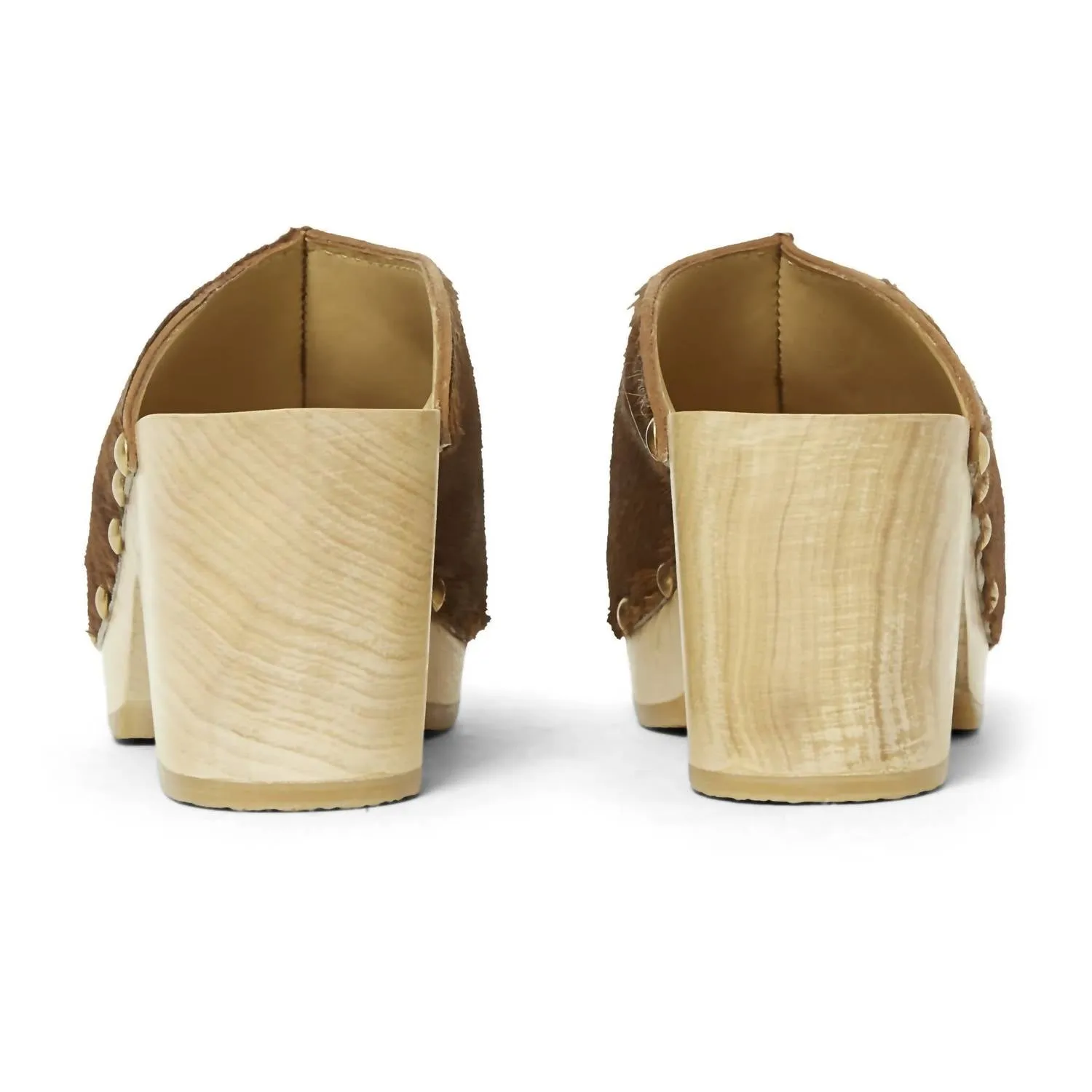 Women's Yanaki Clogs In Caramel